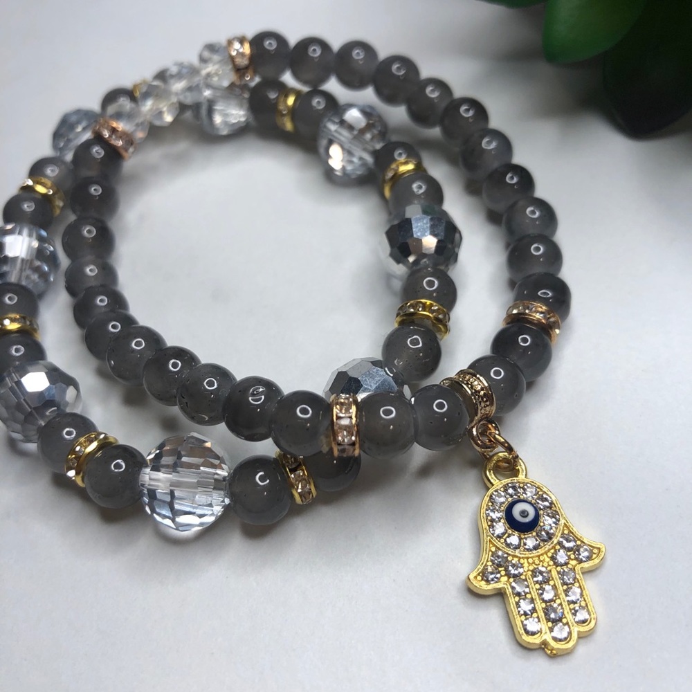 Grey beaded bracelet gold accents Hamsa charm - Picture 5 of 8